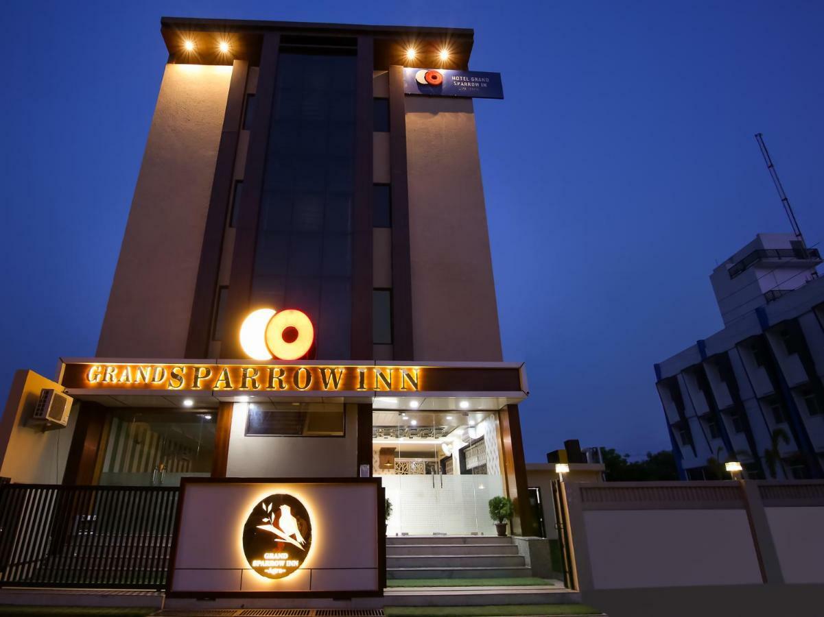 Hotel Grand Sparrow Inn Agra  Bagian luar foto